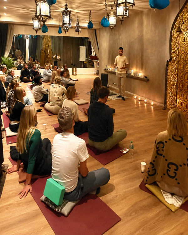 Meditaciniai vakarai